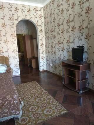 Дома для отпуска Джамбул Сухум Дом с 1 спальней-6